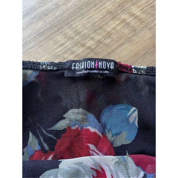 Vintage FASHION NOVA  Stretch Flowers bodysuit - Picture 2 of 6